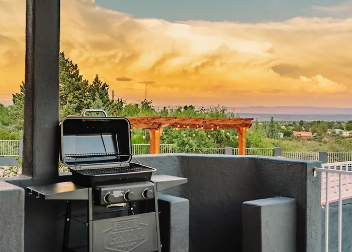 Holiday home Luxury 5br Retreat With Pool And Panoramic Views