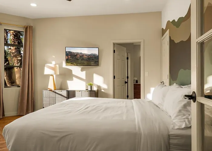 Holiday home Luxury 5br Retreat With Pool And Panoramic Views